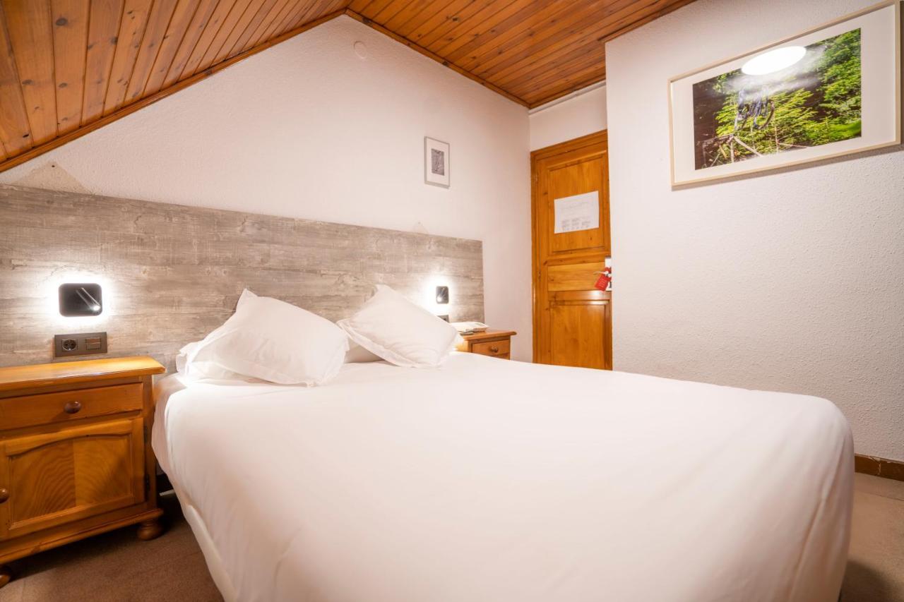 Hotel & Restaurante Pena Arros Exterior photo